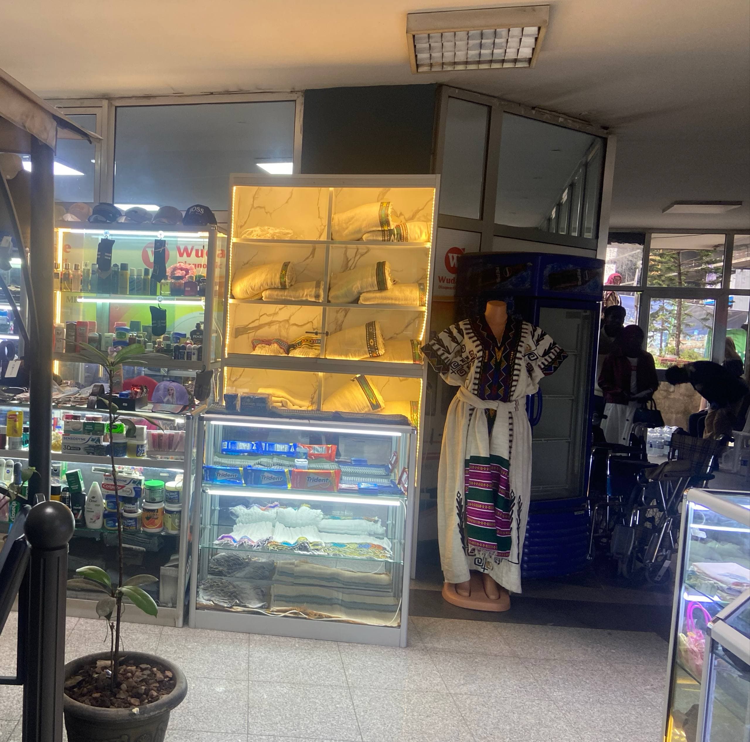 Shoe Shops & Boutiques at MK Business Center — photo 4